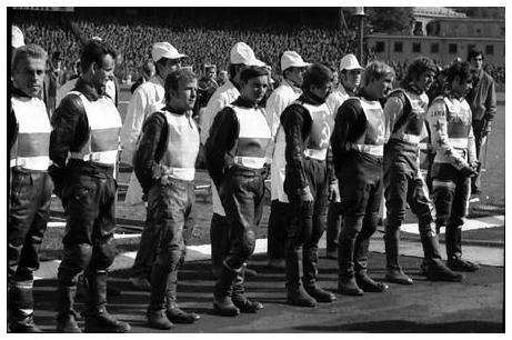 1970 parada Walosyek 2 od lewej.JPG